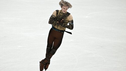 Image for Ilia Malinin takes 2nd in Olympic figure skating team event behind Japan's Yuma Kagiyama