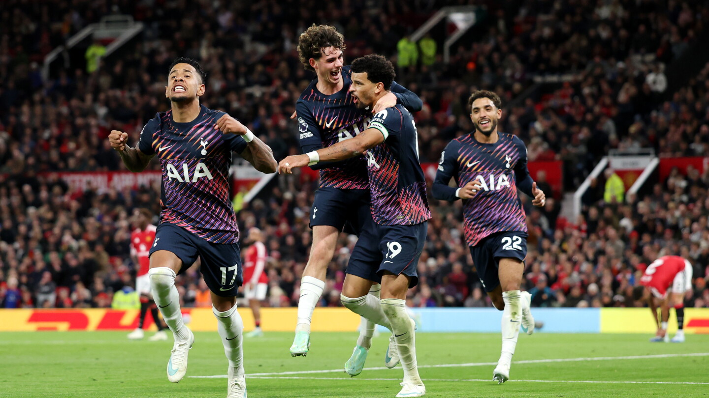 Spurs' 10 men somehow get a point — photo: nbcsports.com