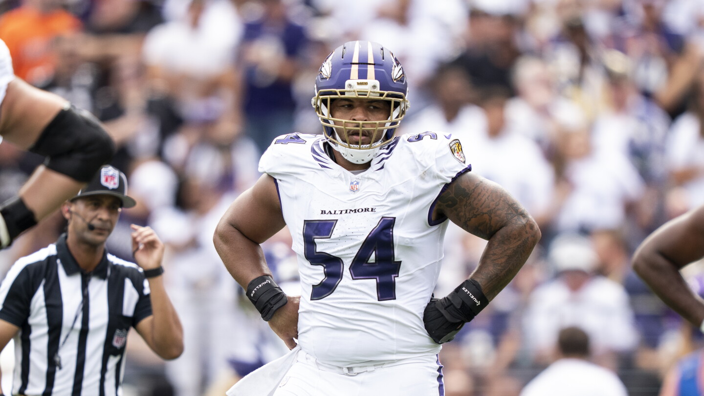 Ravens expect centers Jovaughn Gwyn, Ethan Pocic to miss extended time