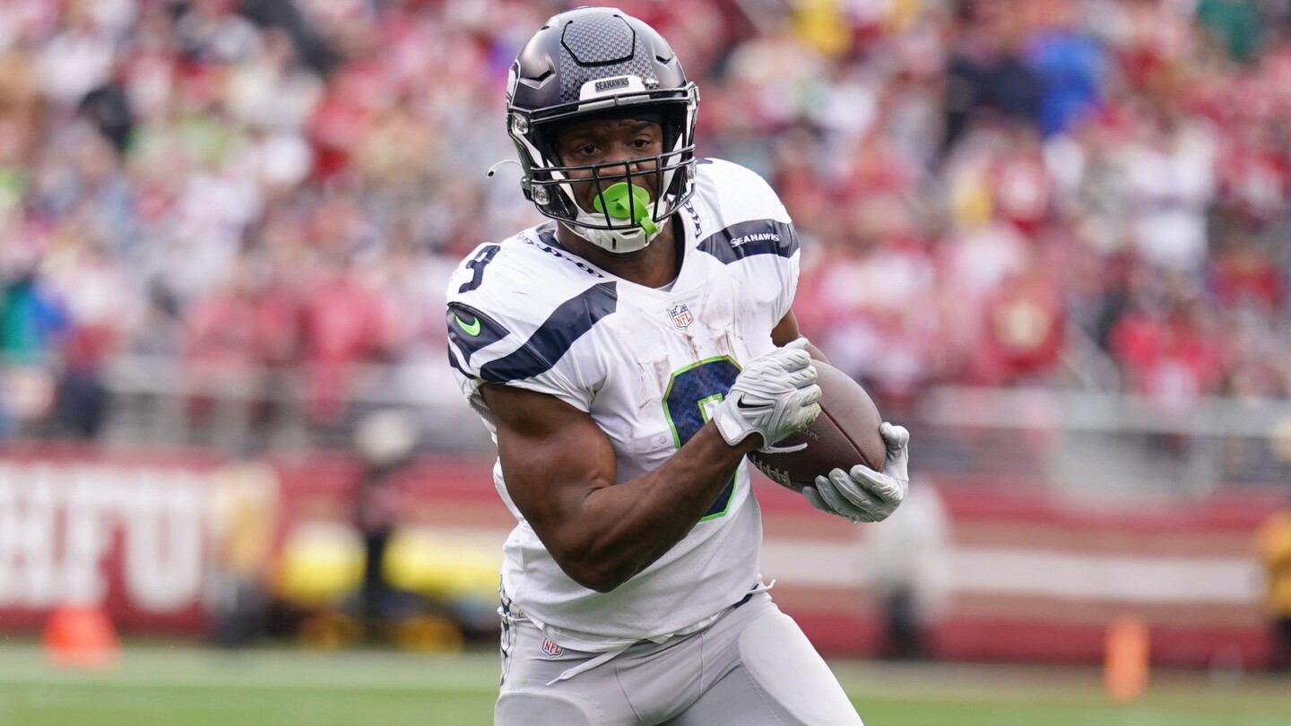 Matthew Berry's keys to fantasy football keeper leagues, drafting at No