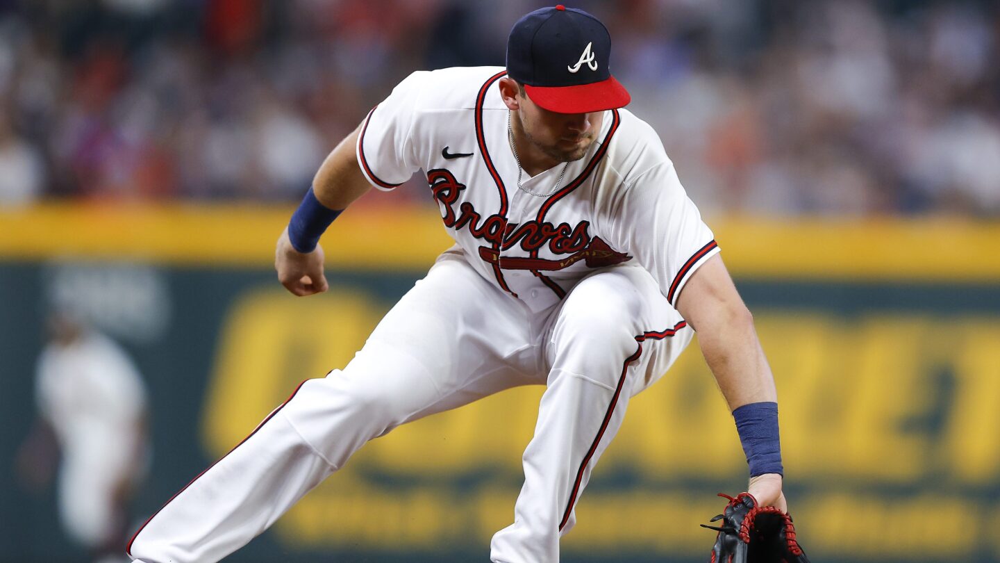 Austin Riley double in 9th lifts Braves over D-backs 1-0 for sweep ...