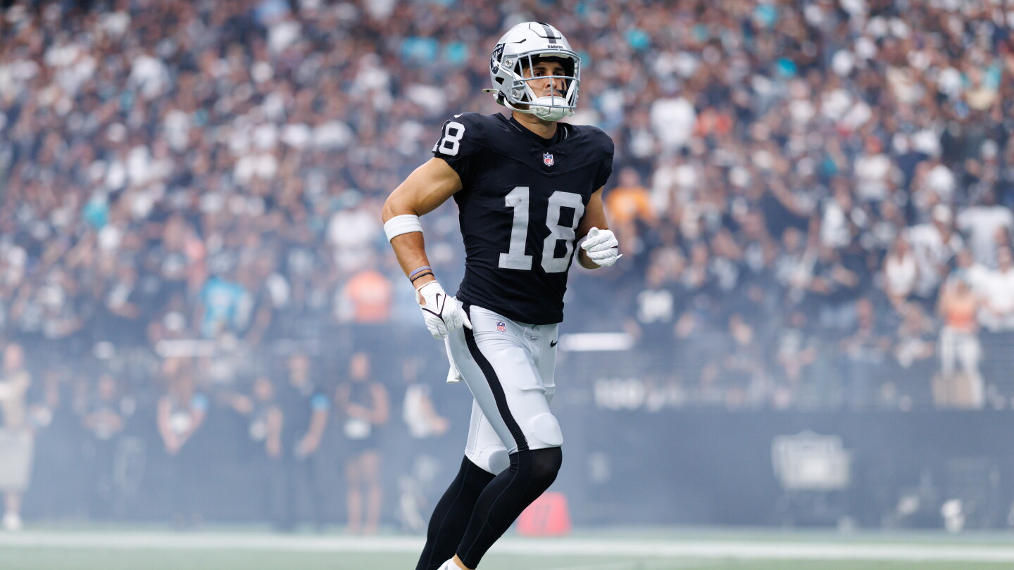 Report: Raiders WR Jack Bech broke his forearm in Sunday's win