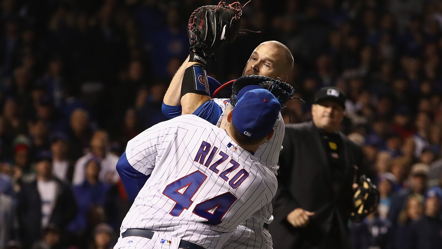 Ross Rizzo Video: Anthony Rizzo, David Ross reenact the famous Pete Rose/Bob Boone ...