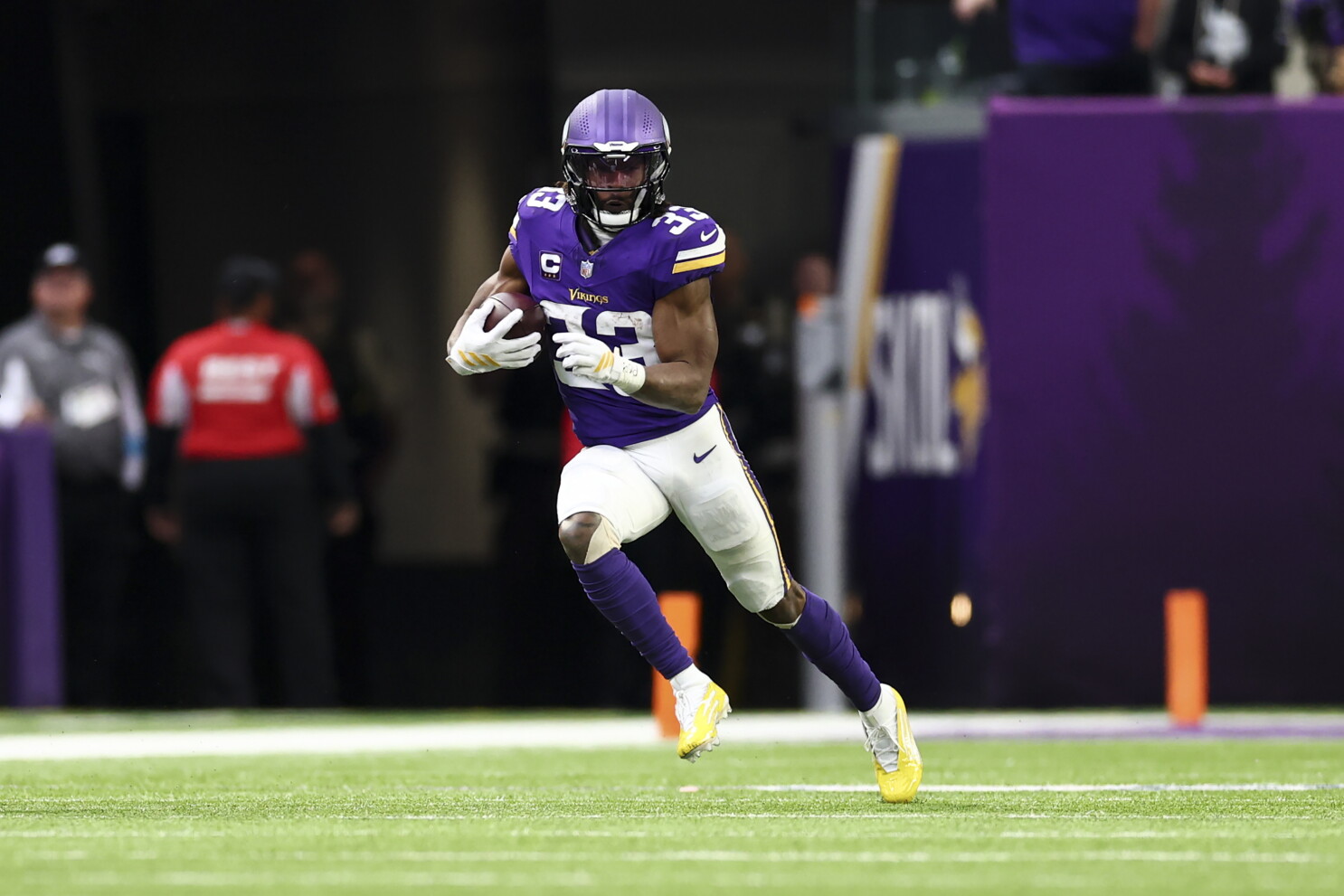 Aaron Jones aggravated his knee injury in Sunday's win
