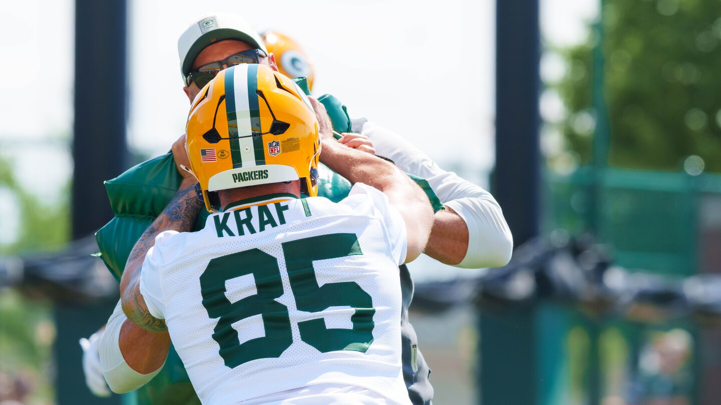 Tucker Kraft Embraces Physicality in Joint Practice Ahead of Season