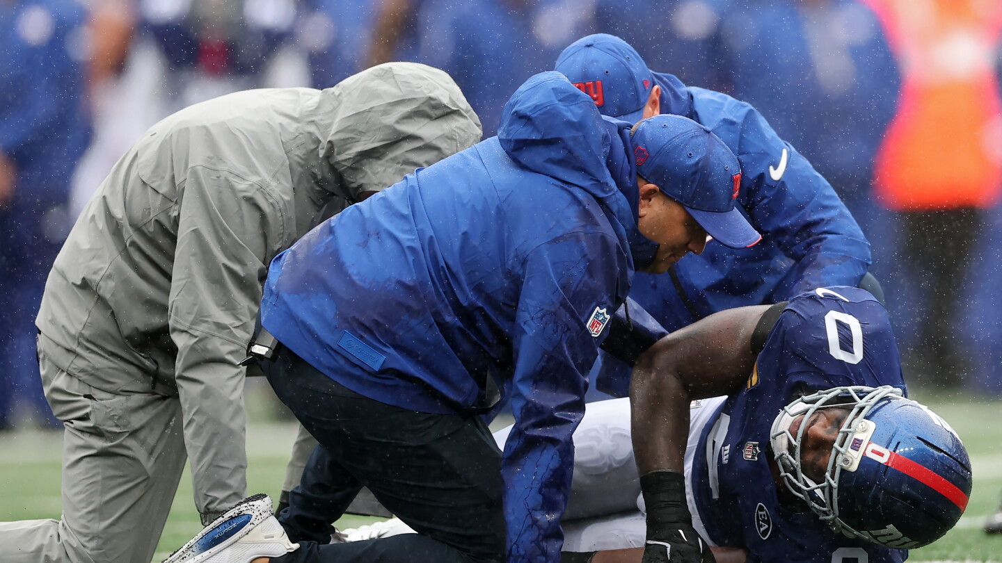 Brian Burns questionable to return with knee injury