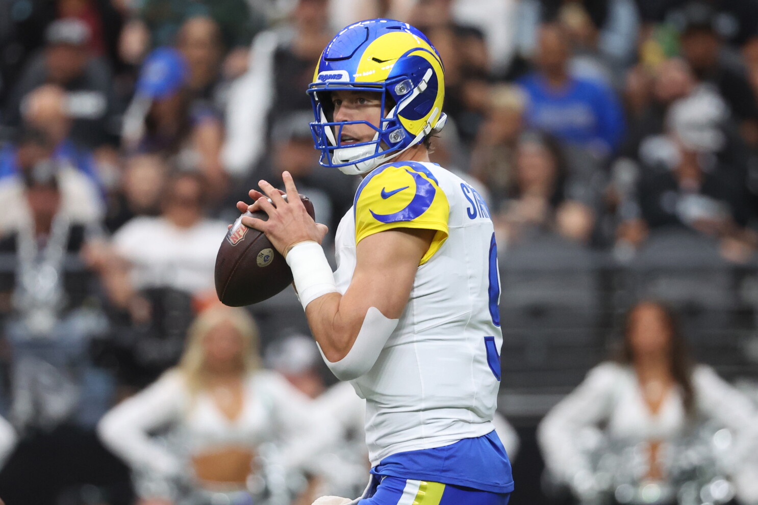Matthew Stafford touchdown pass gives Rams 7-0 lead over Raiders