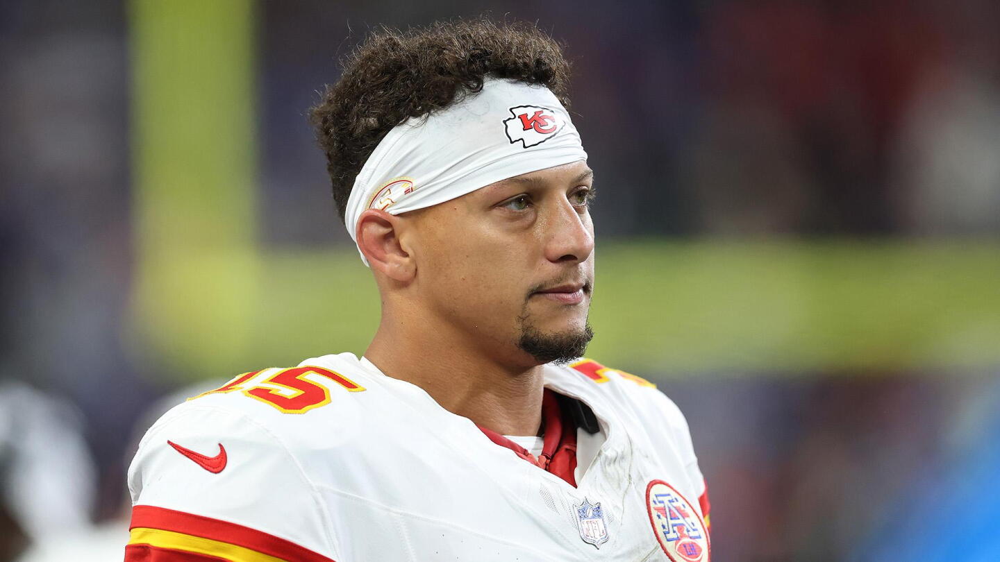 Top. Current Portrait Chiefs doing a ‘disservice’ to Patrick Mahomes with current pass ...