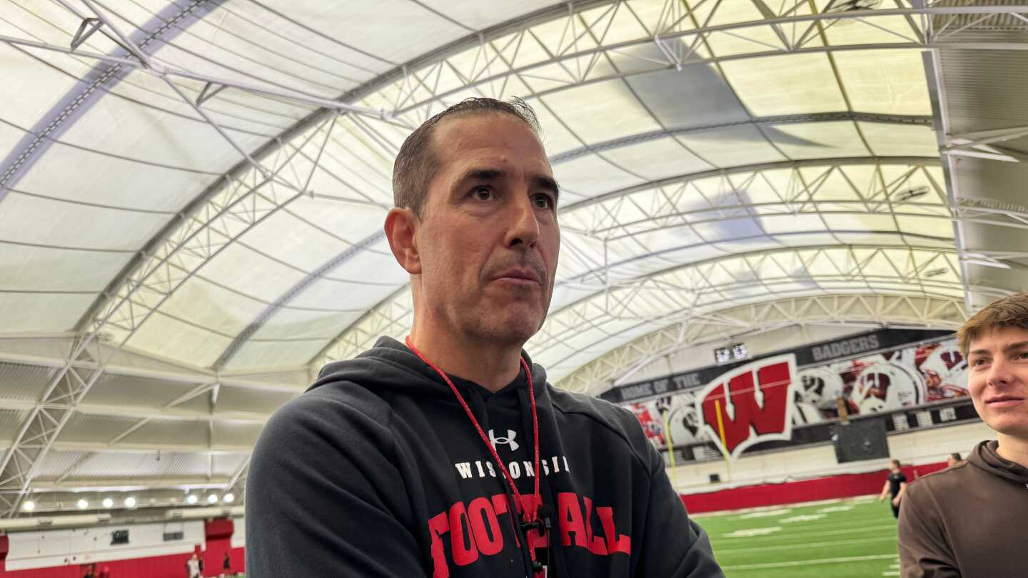 RBU? O-line U? Wisconsin must rejuvenate its rushing attack before it can reclaim those labels