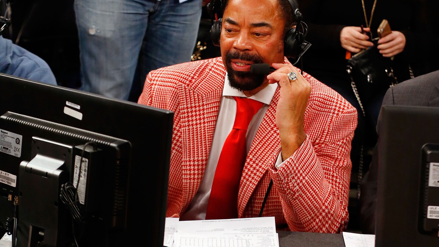 Knicks color commentator Walt Frazier calls female referee 'nice ...