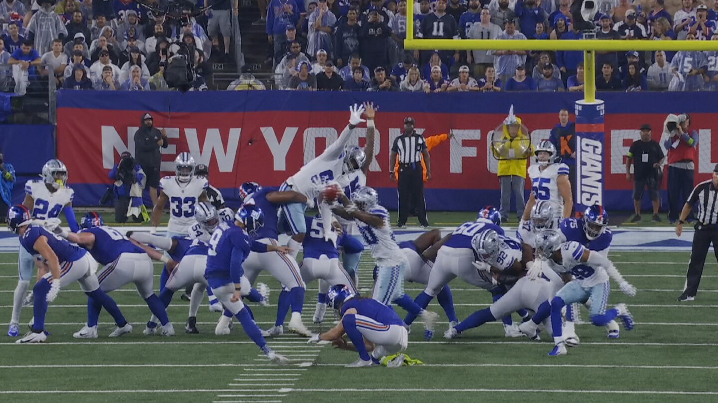 Cowboys dismantling the Giants 26-0 Cowboys dismantling the Giants 26-0