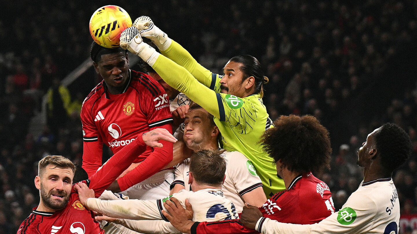 PL Update: West Ham fight back to earn point against Manchester United