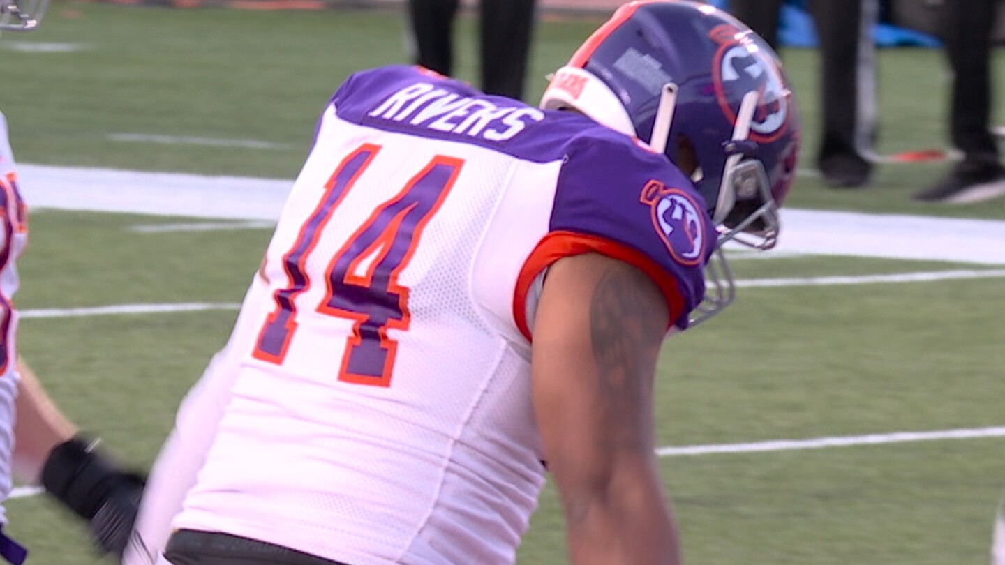 Maulers QB Roland Rivers tucks it in and scores to equalize - NBC Sports