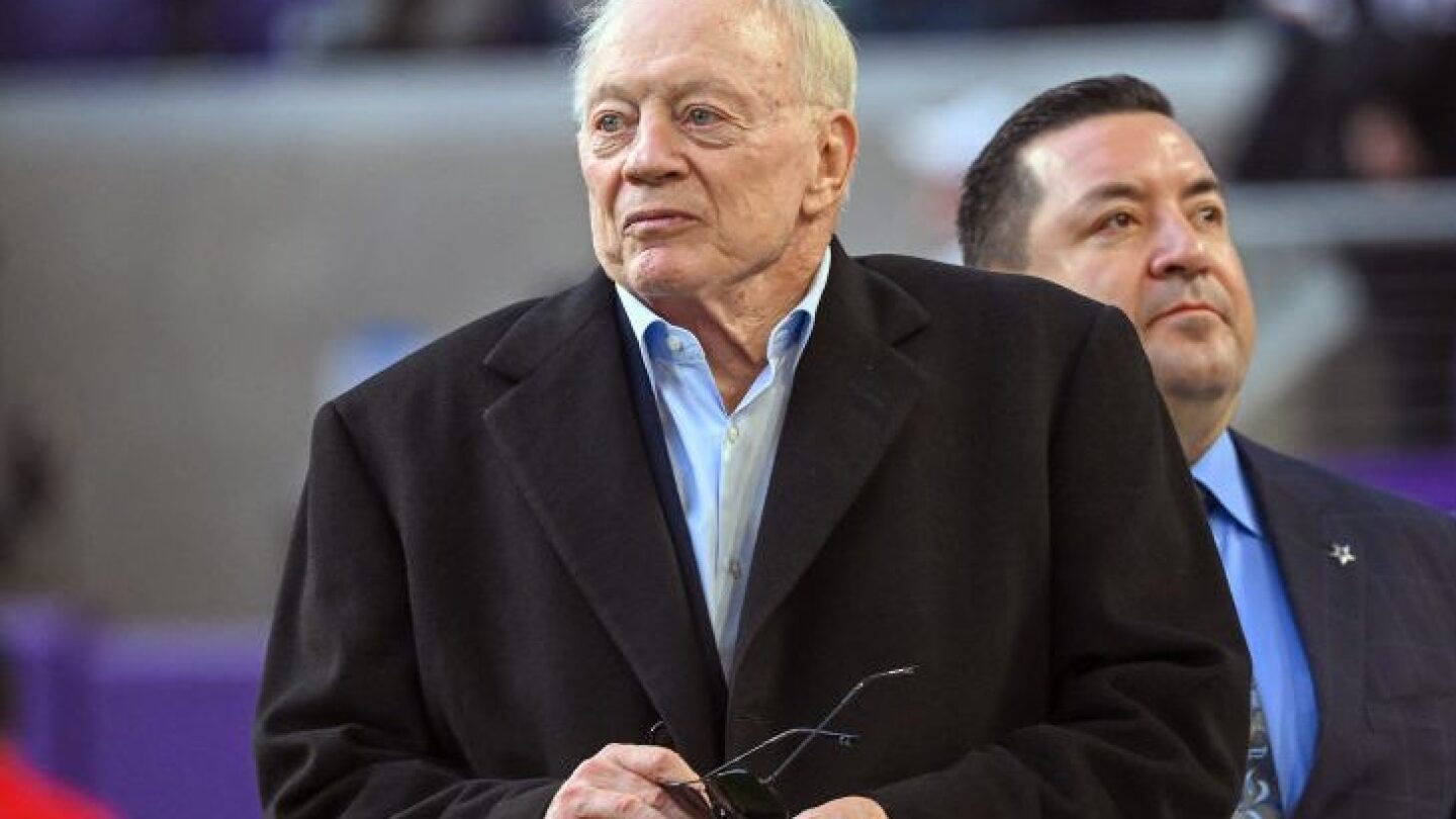 Washington Post unearths 1957 photo of Jerry Jones in crowd blocking ...