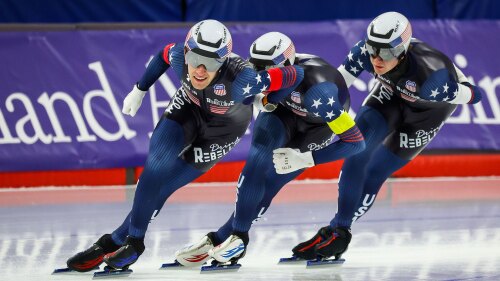 Image for U.S. men sweep team pursuit, Jordan Stolz gets first mass start gold to close Hamar World Cup