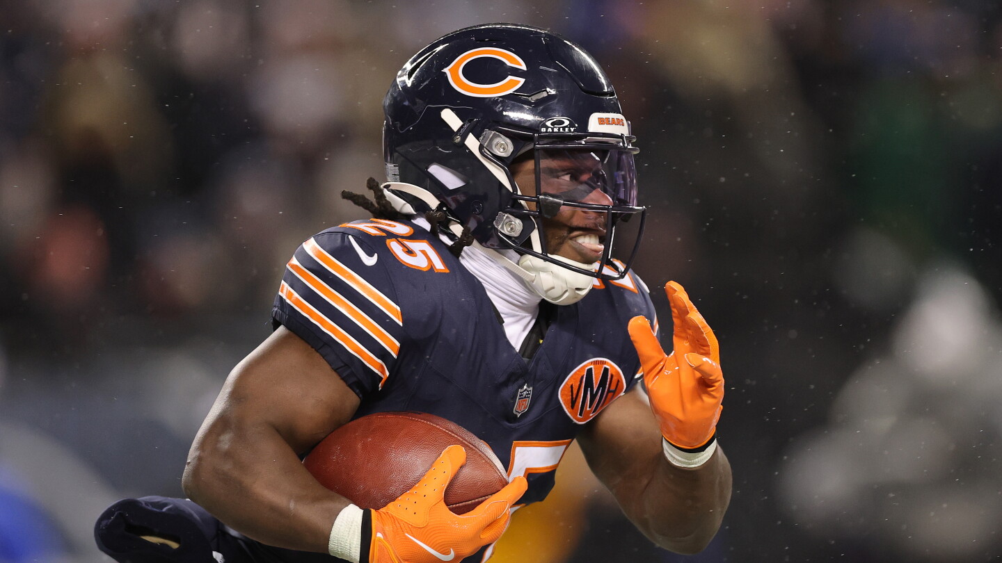 Kyle Monangai to Undergo MRI After Knee Injury at Bears Practice