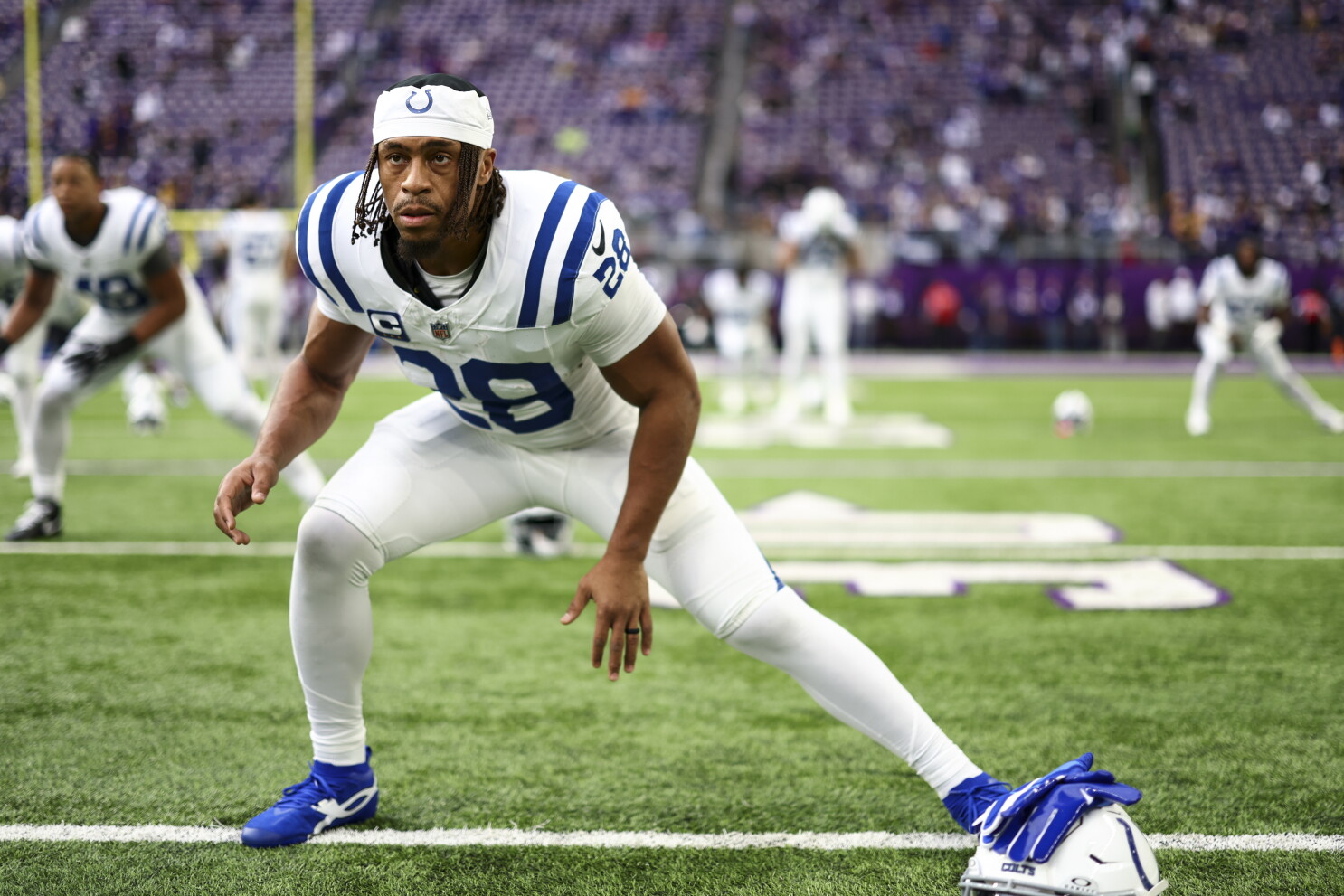 Jonathan Taylor puts Colts up 7-0 after Vikings fail on fourth down