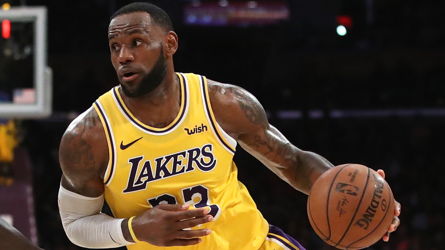 LeBron James does what no NFL player can do — sponsor sports betting LeBron James does what no NFL player can do — sponsor sports betting