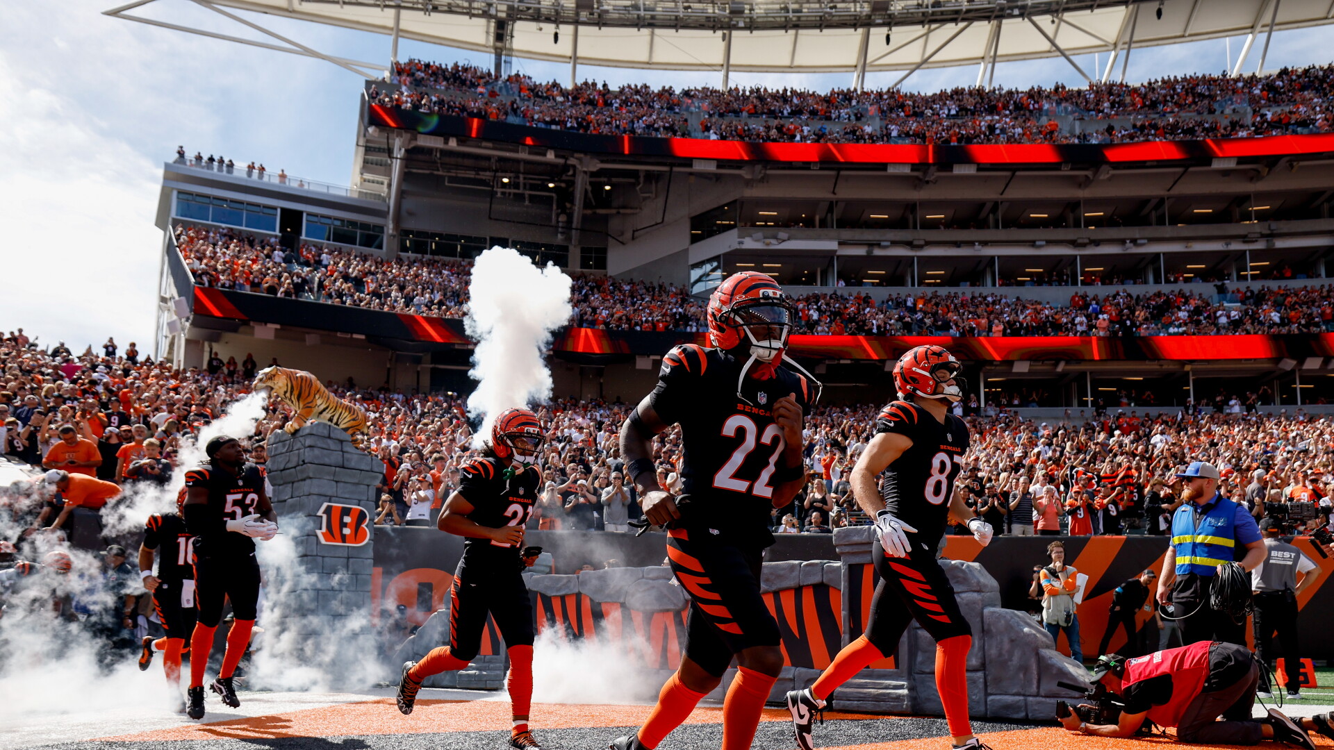 Fantasy football NFL news illustration