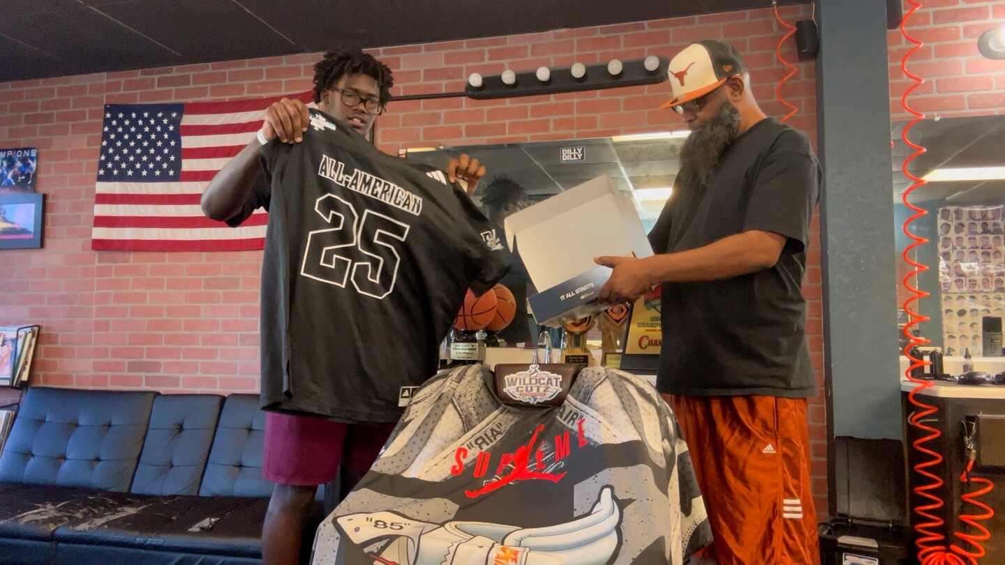 Defensive Lineman Jamarion Carlton Honored as a 2025 Navy All-American ...