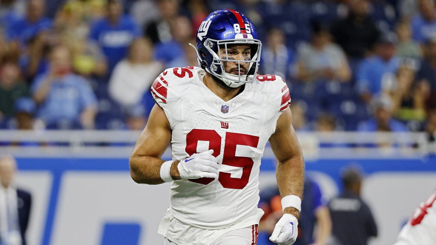 Raiders Sign Tight End Chris Myarick
