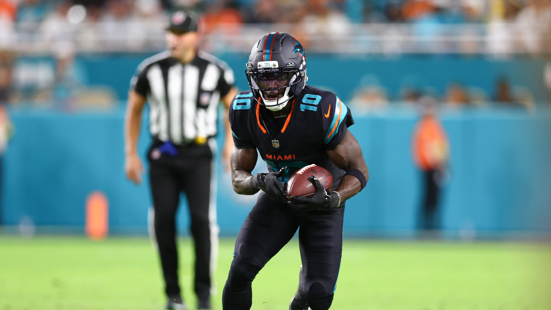 Doctors recommend Tyreek Hill hold off on coming back until October