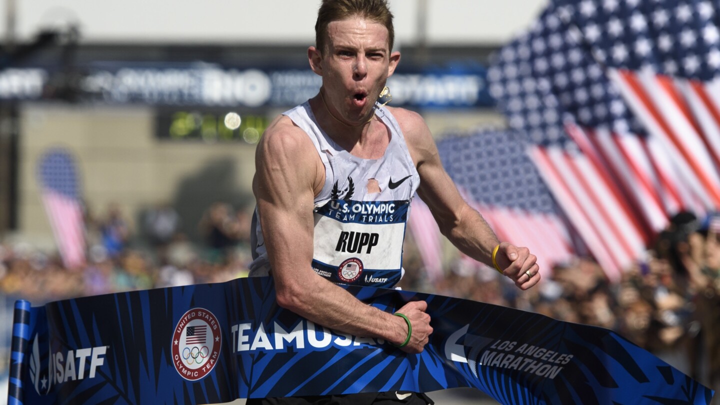 Galen Rupp, after tumult, finds familiarity before Olympic marathon