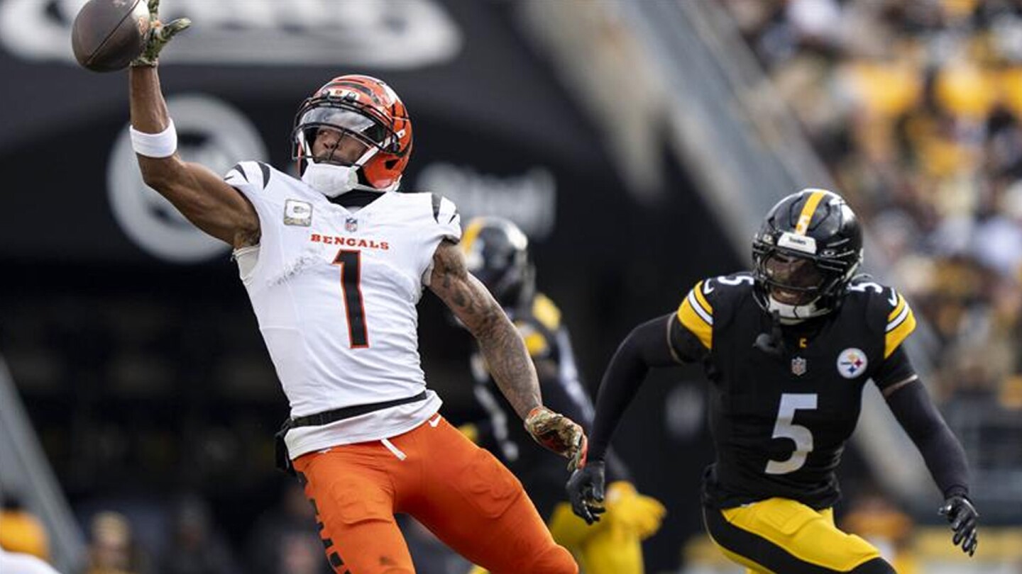 Ja’Marr Chase’s Spitting Suspension Confirmed: What It Means for Him and the Team Ja’Marr Chase’s Spitting Suspension Confirmed: What It Means for Him and the Team