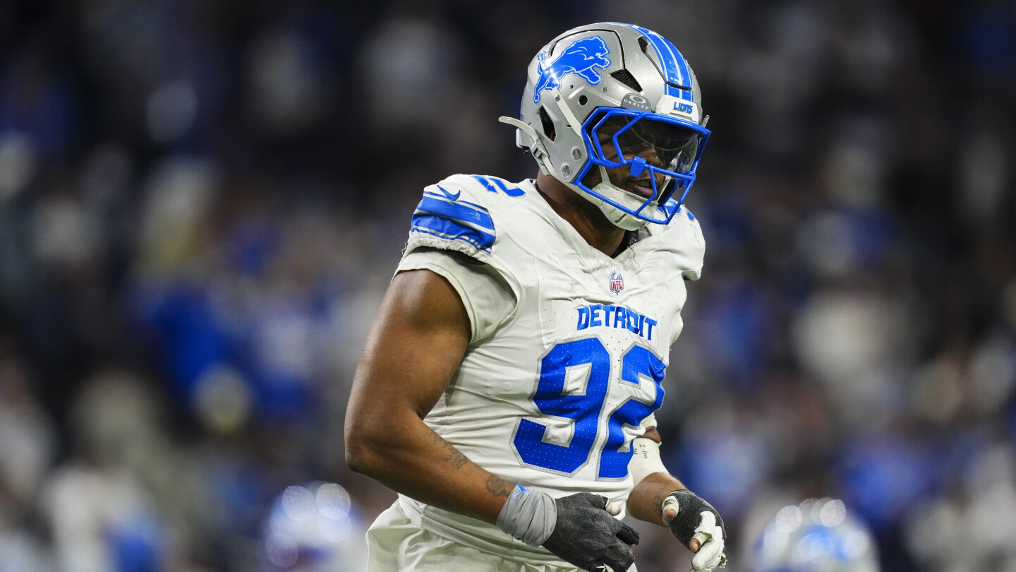 Marcus Davenport Meets with Chicago Bears