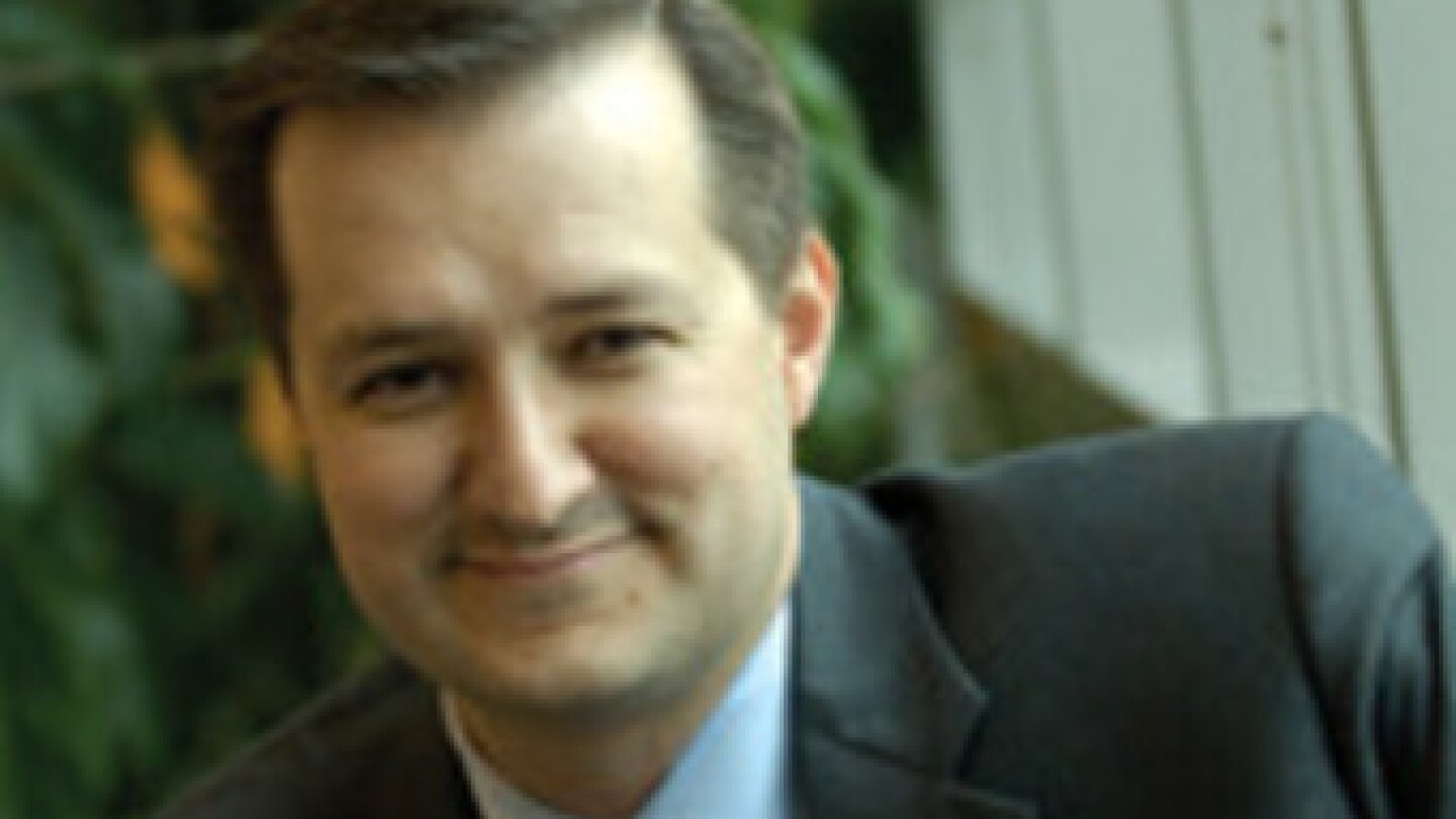 Tom Ricketts distances the Cubs from the anti-Obama campaign presented ...