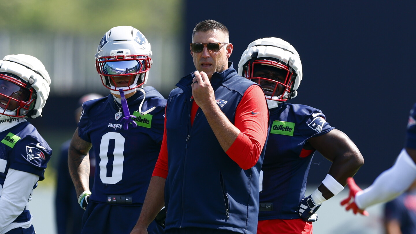 Mike Vrabel wants to be involved in resolving Christian Gonzalez situation Mike Vrabel wants to be involved in resolving Christian Gonzalez situation
