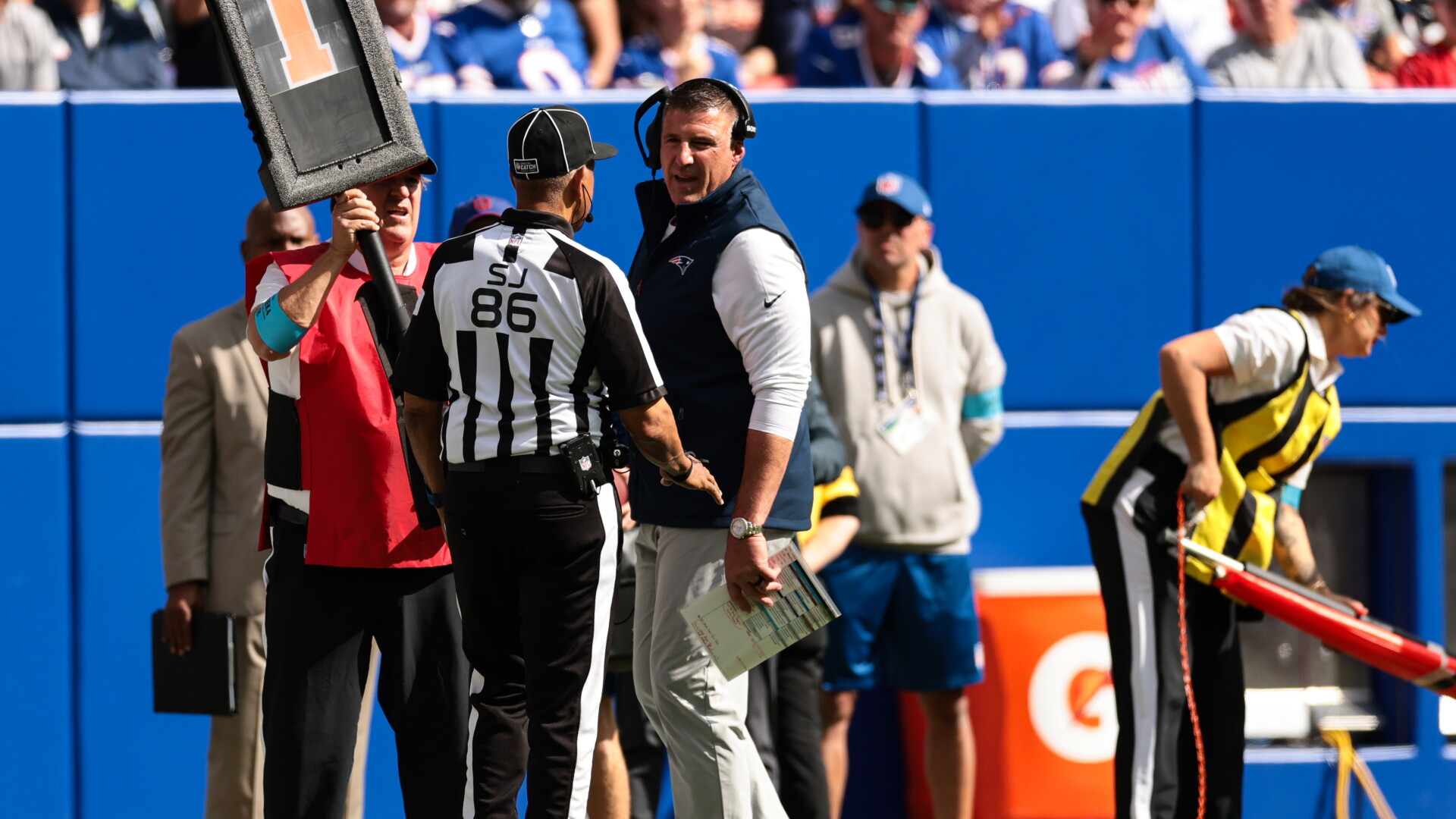 Mike Vrabel: Ref flagged me because he was sensitive when I told him he made a bad call