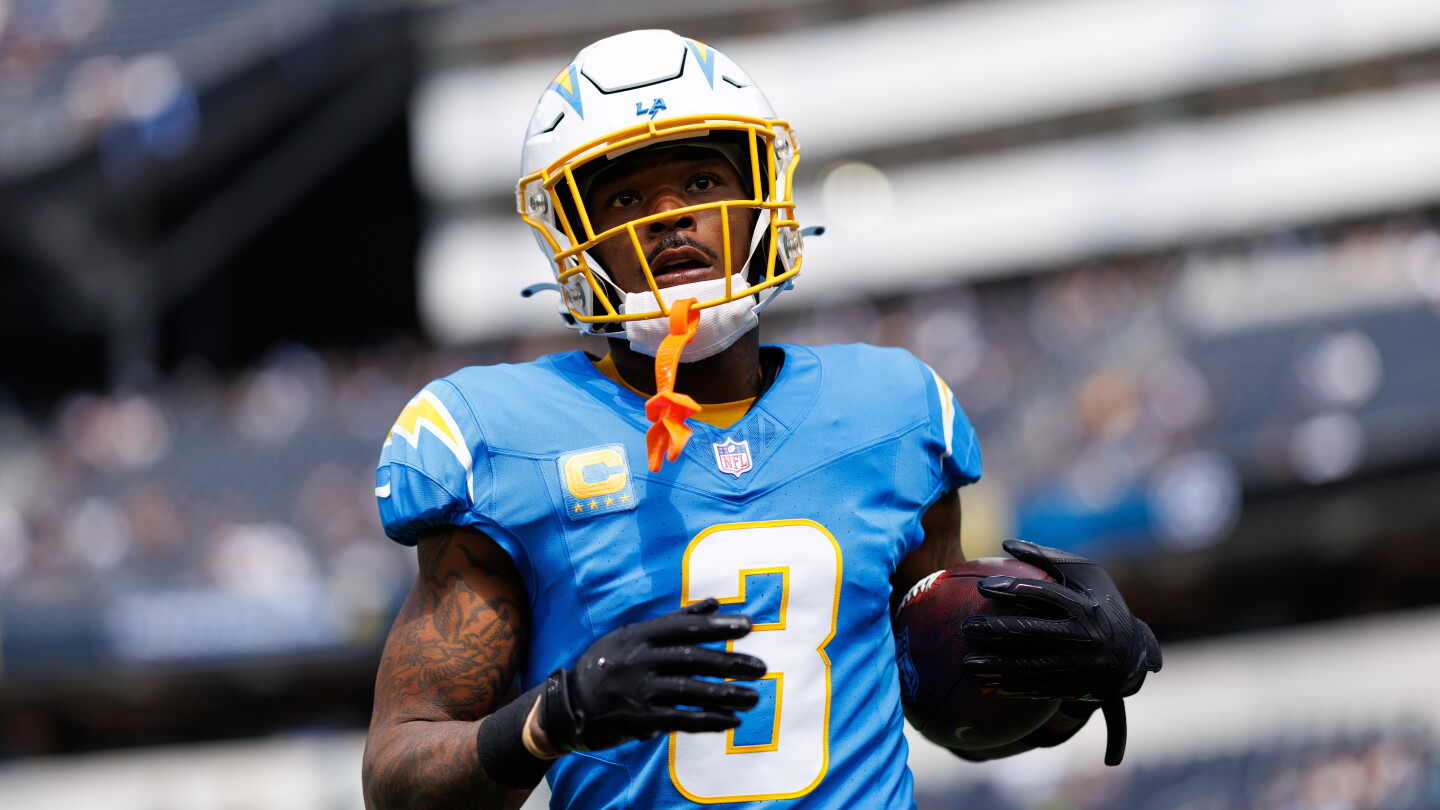 Derwin James, Rashawn Slater up to full practices for Chargers