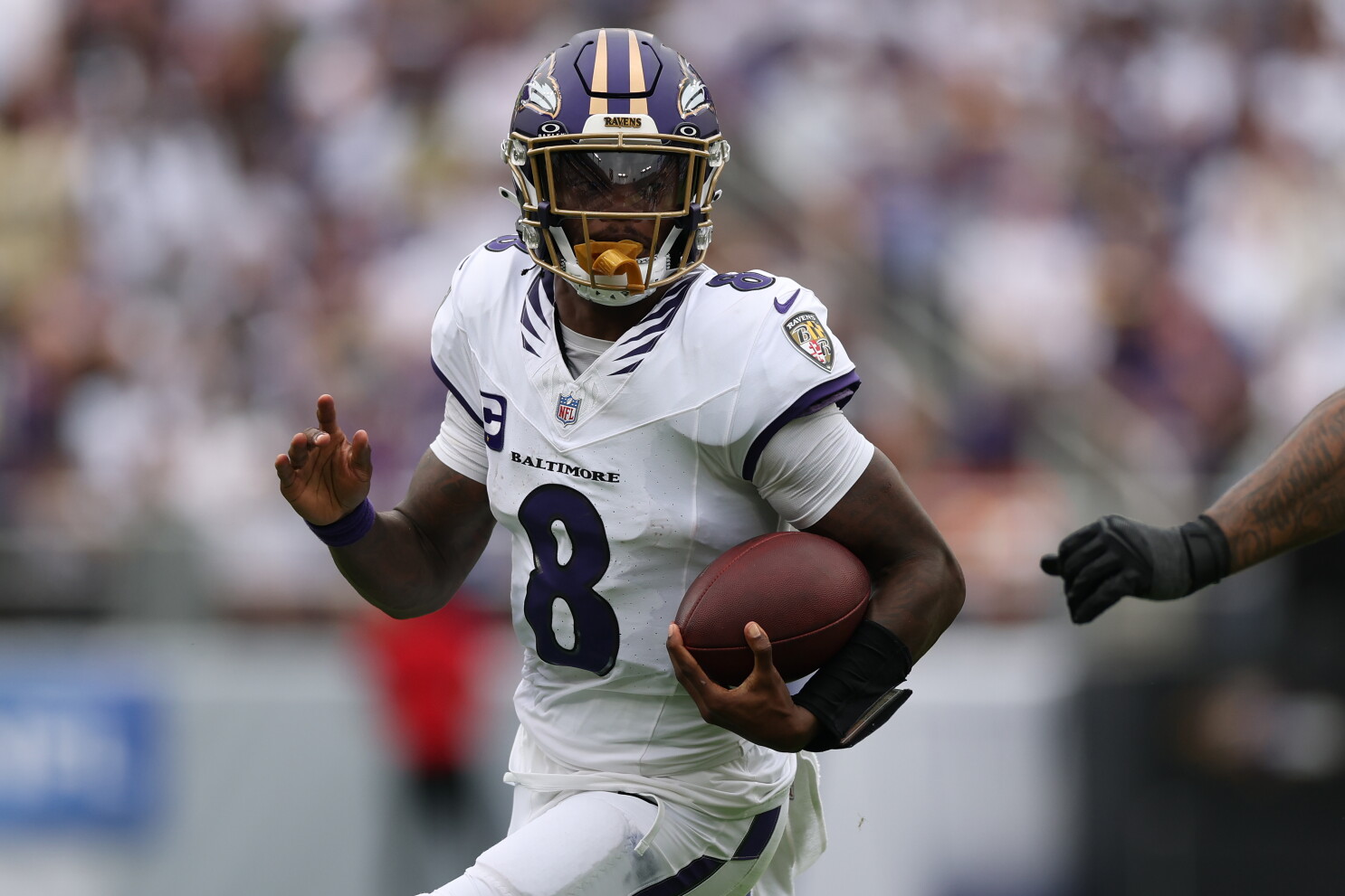 Jesse Minter: Lamar Jackson is "working his butt off to be back"