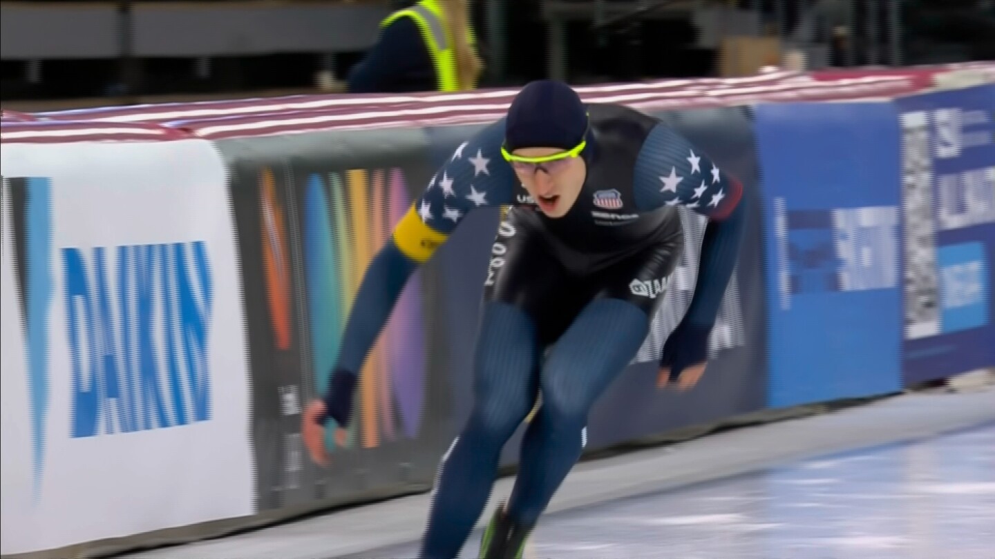 Jordan Stolz speeds to 2nd gold, track record held by Shani Davis since '09