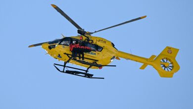 Image for Lindsey Vonn crashes in Olympic downhill, 'will be evaluated by medical staff'