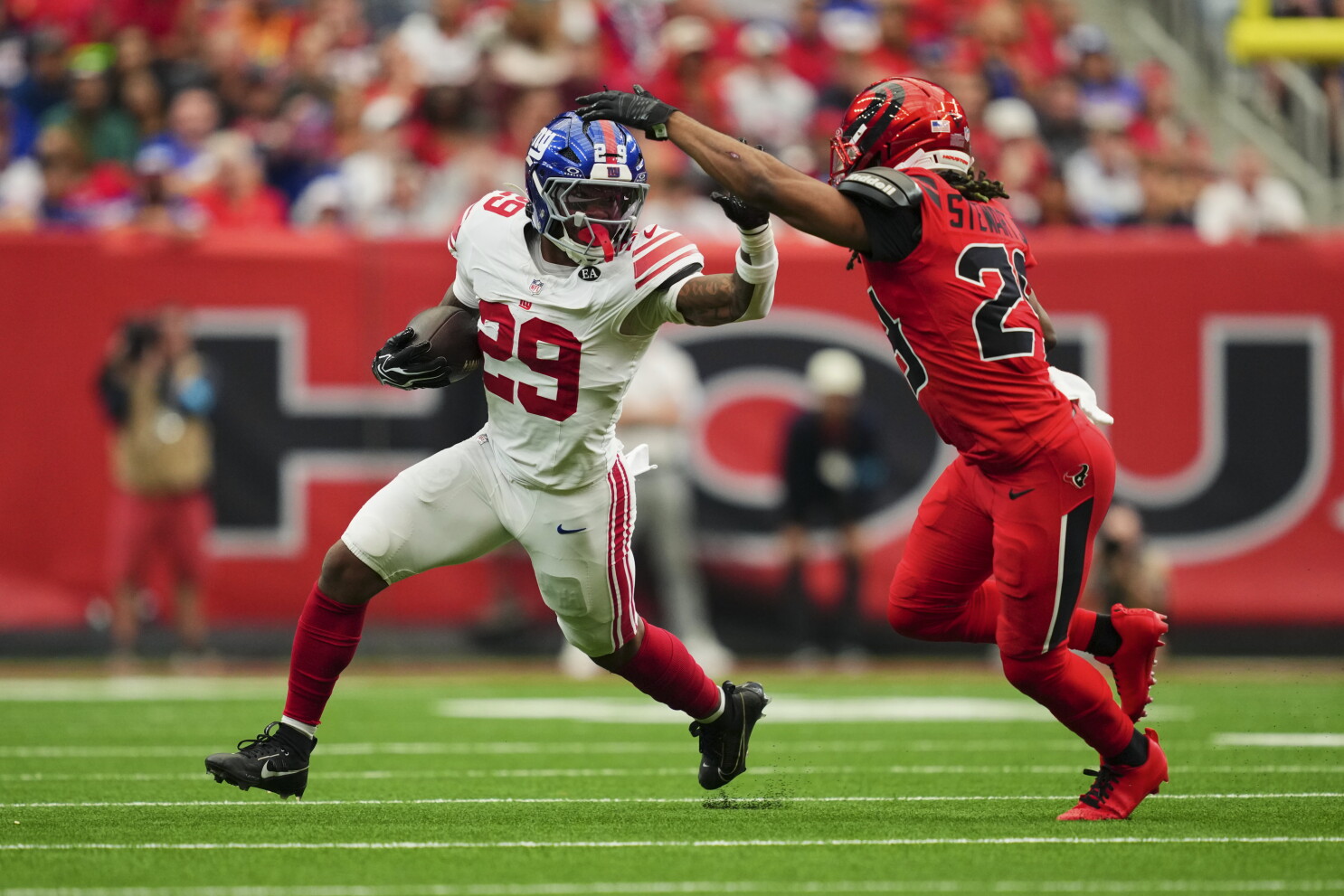 Tyrone Tracy headed to IR with hamstring injury