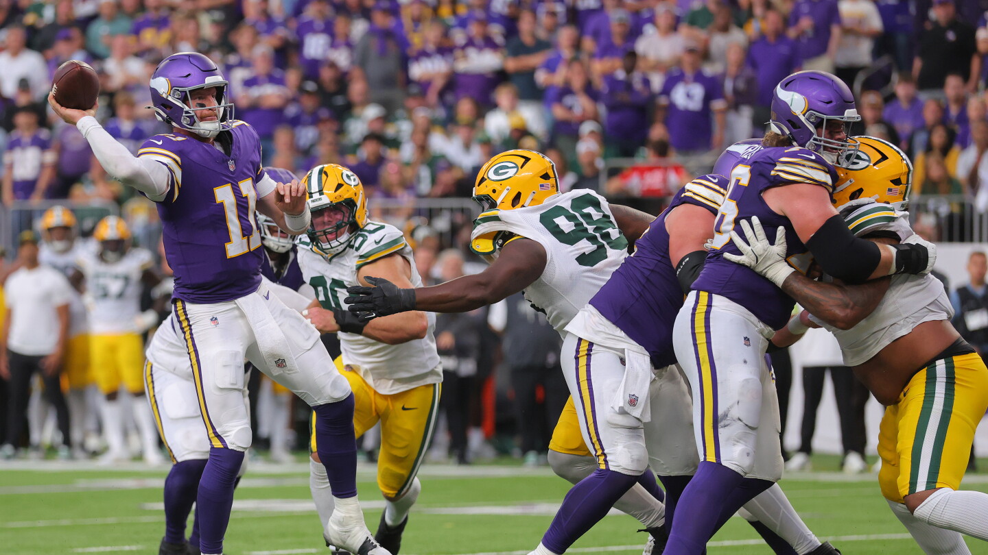 Packers downgrade DT Javon Hargrave to out, remove DE Lukas Van Ness from injury report
