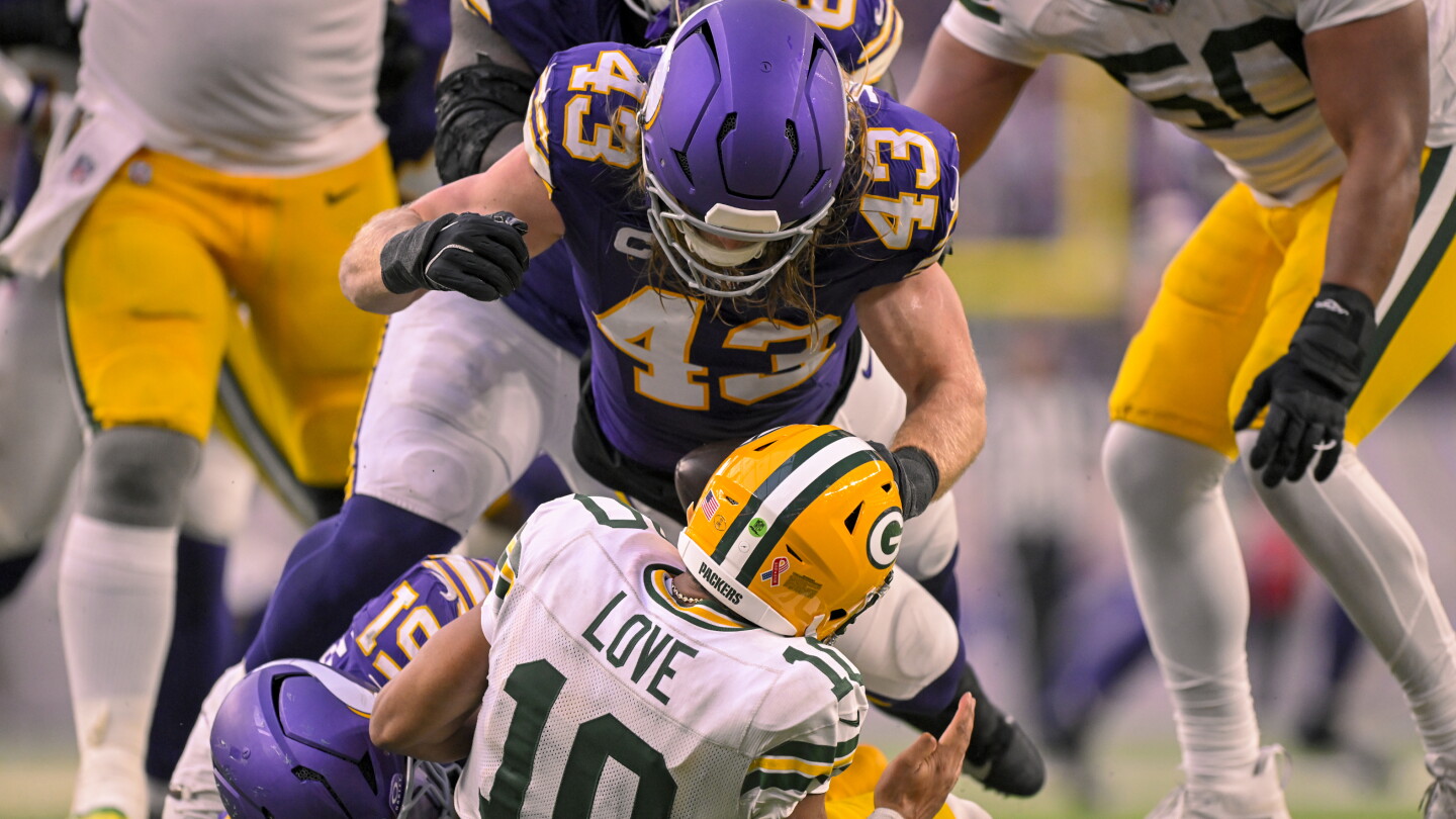 Vikings close in on record for consecutive four-sack games