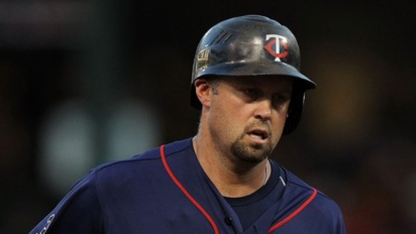 Phillies consider signing Michael Cuddyer a
