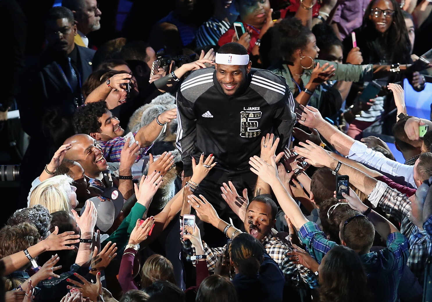 LeBron James' fan support has fluctuated differently among white and black fans - NBC Sports