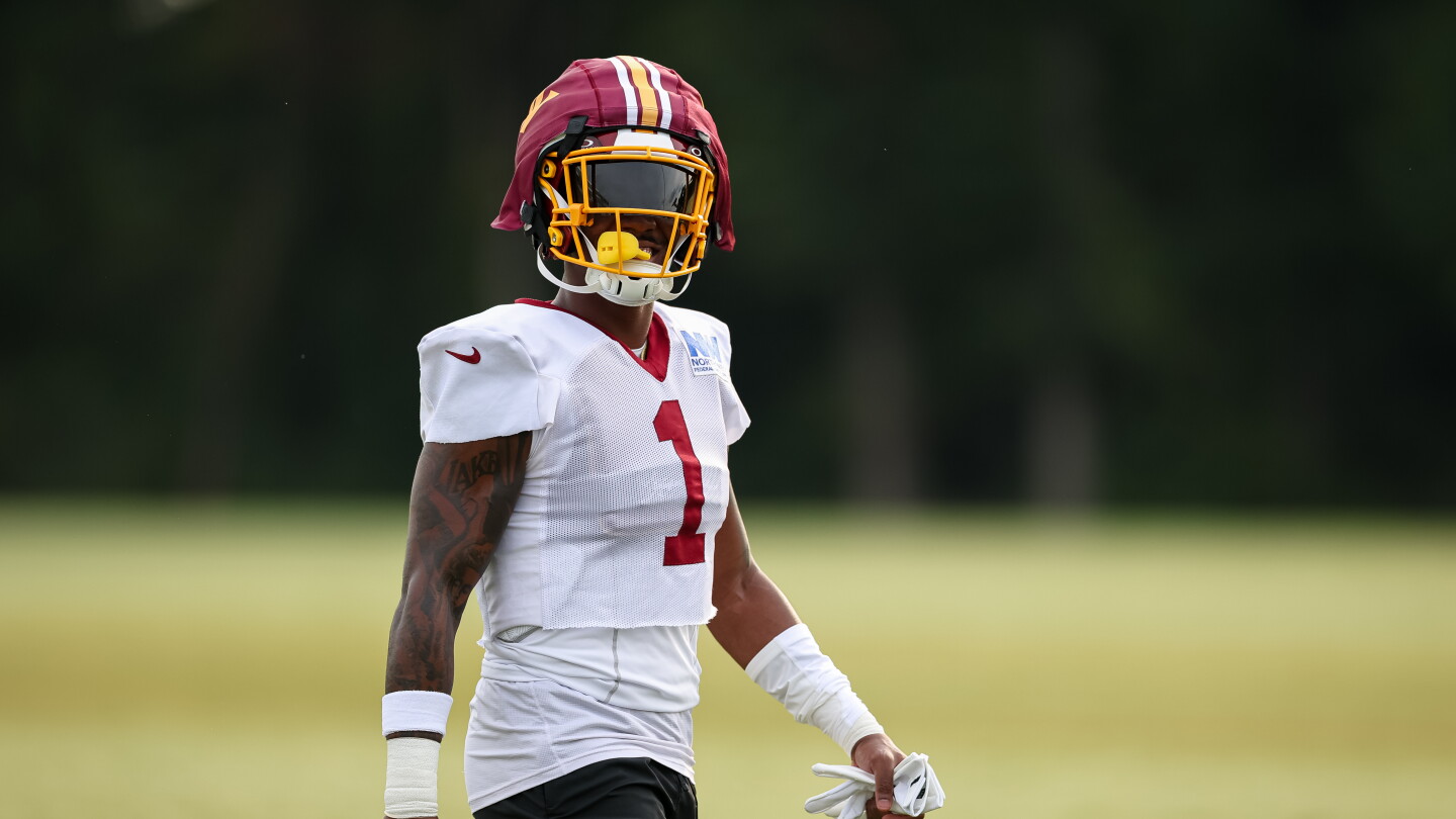 Rachaad White Returns to Individual Work After Hamstring Injury