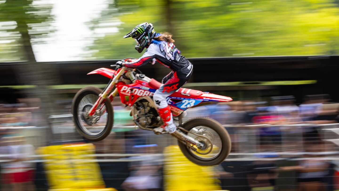 Mayla Herrick wins Loretta Lynn’s Women’s Moto 1 after crashing twice