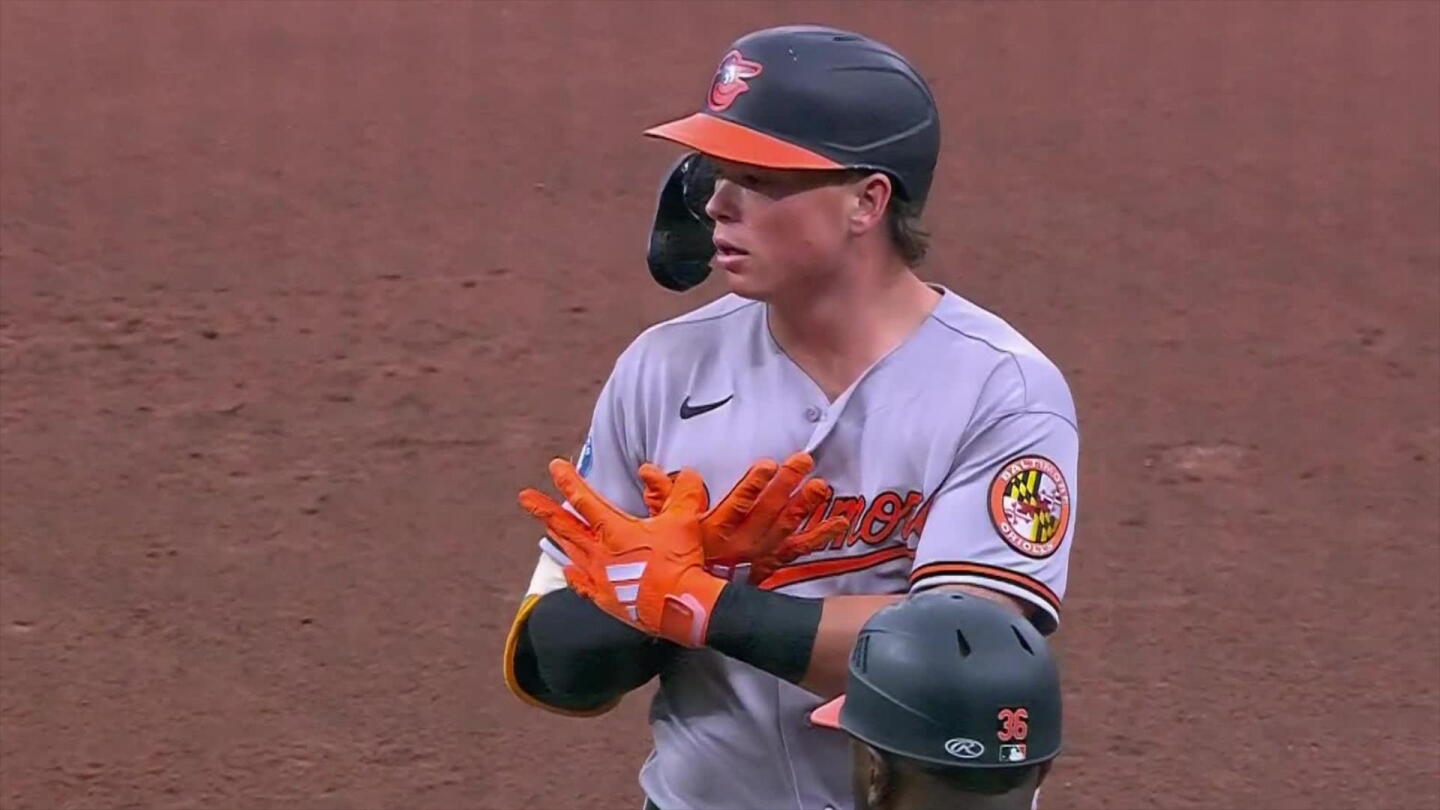 Orioles Take the Lead: Holliday and Alonso's Crucial Play