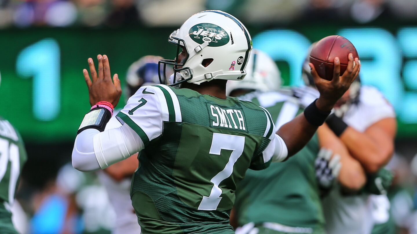 Geno Smith “hates” the fact that he created a potential “distraction” for Jets