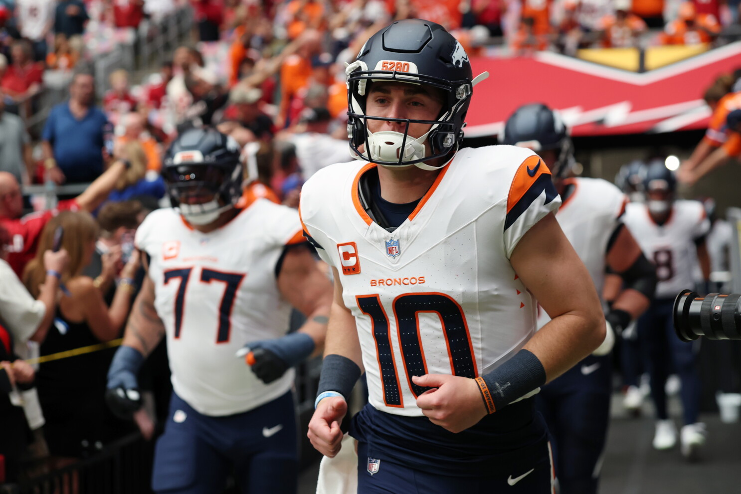 Bo Nix's 62-yard TD run puts Broncos up 13-6