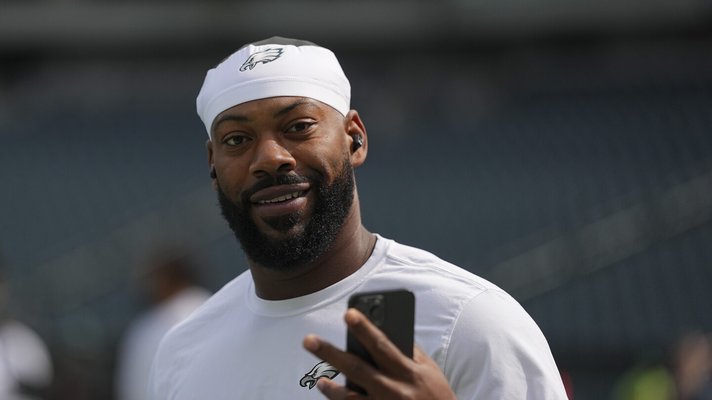 Za’Darius Smith retired last season to be with his mother before she died - NBC Sports image