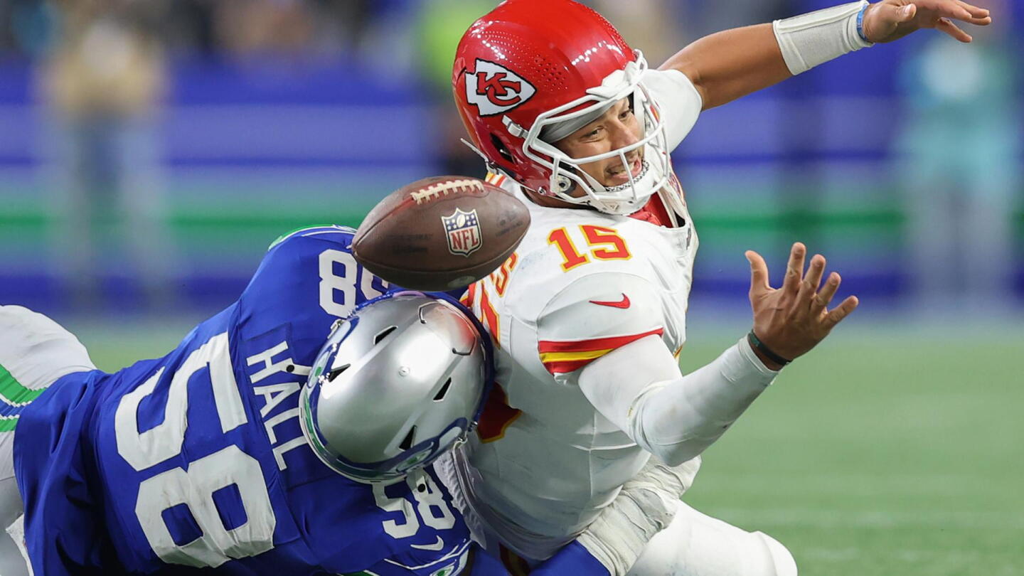 Seahawks' defense ‘overwhelmed the circuitry’ of Patrick Mahomes, Chiefs