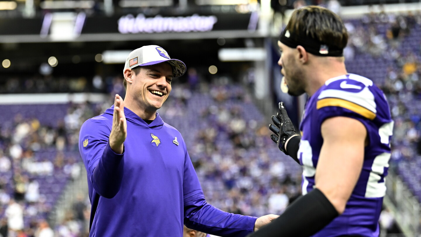 Vikings Coach Kevin O'Connell Maintains Communication with Harrison Smith